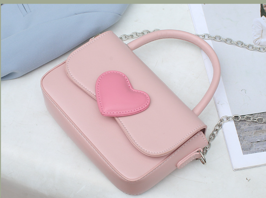 rts: Vegan Leather Heart Clutch