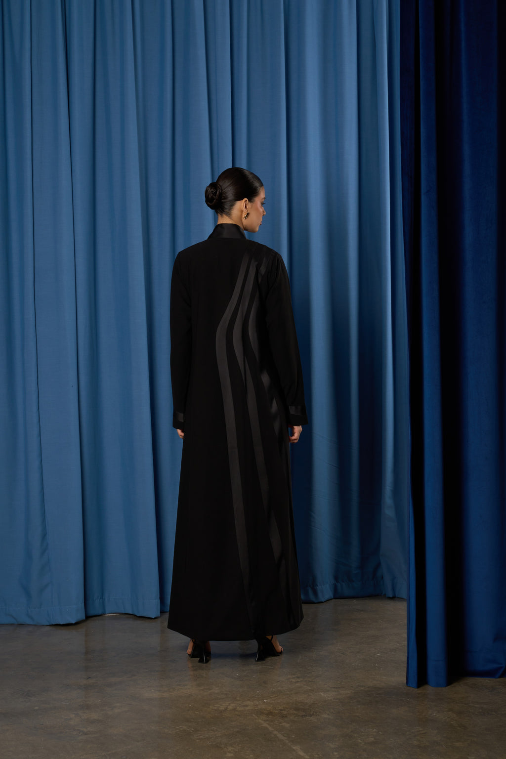 03-Black-Satin-Diagonal-Panels